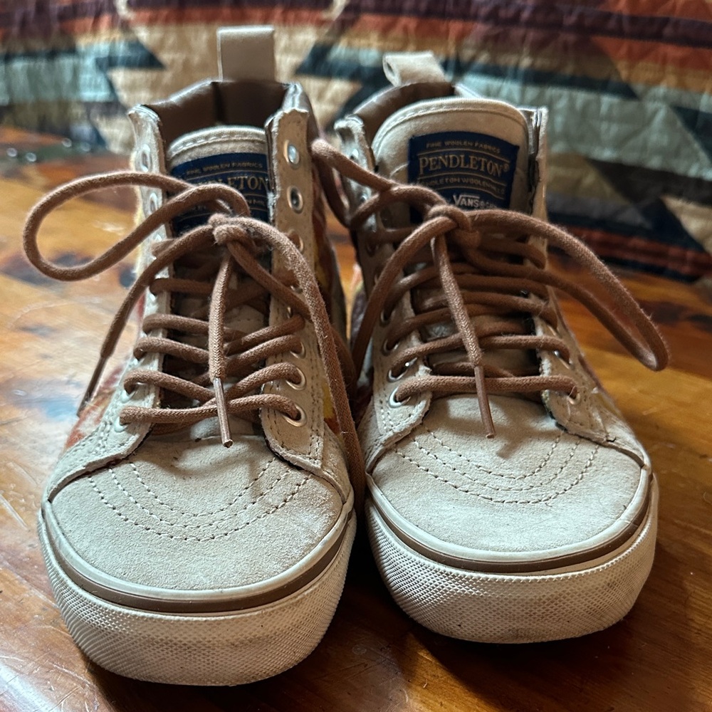 Pendleton by Vans Hi Tops - Picture 2 of 8